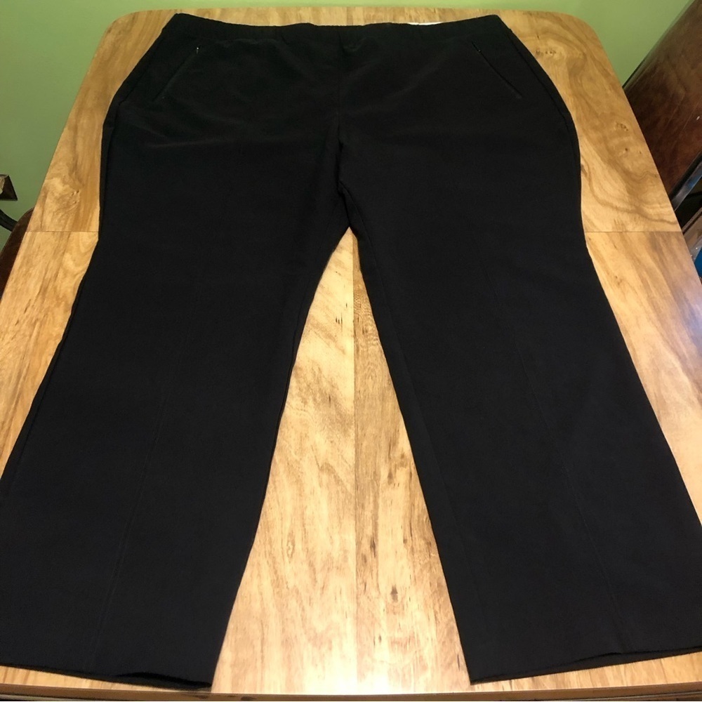3/$25 NWT $80 USD Lane Bryant On The Go Black Straight Mid Rise Stretch Pants 28